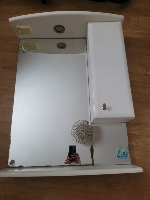 Дзеркало навісне у ванну кімнату