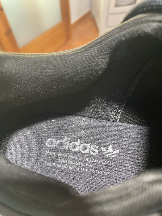 Novas, sapatilhas Adidas, de Homem, pretas, tamanho 40