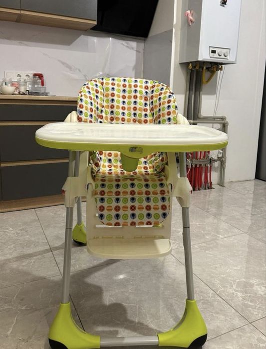 Дитячий стільчик для годування Chicco