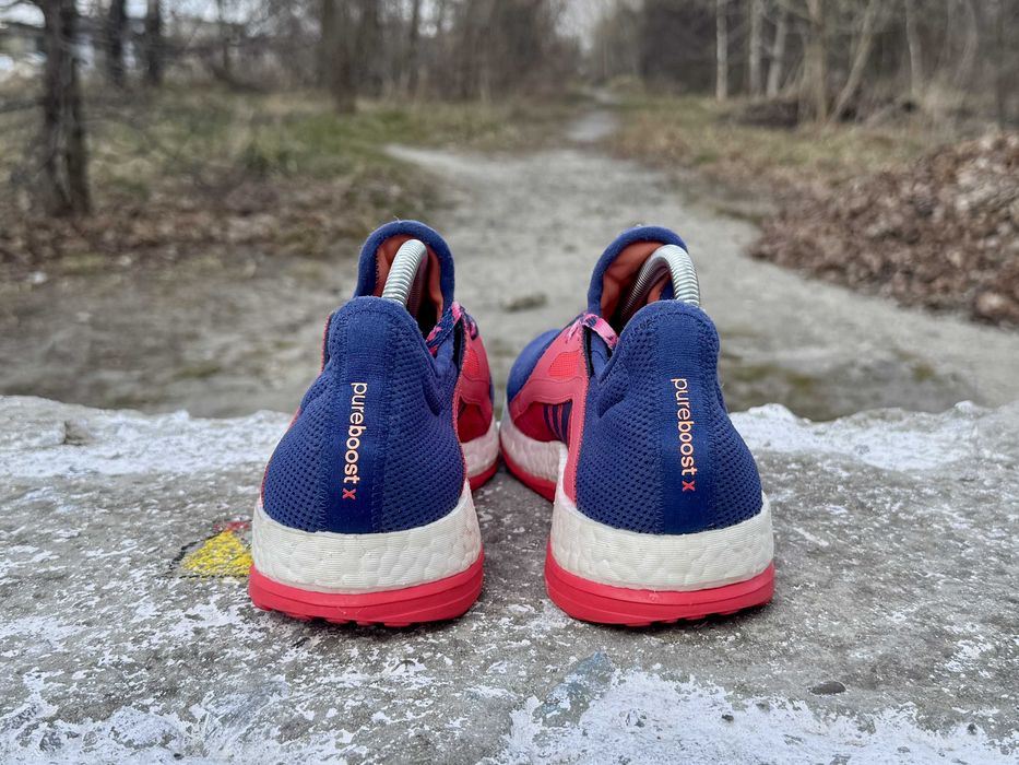 Жіночі бігові кросівки Adidas Pure Boost X
