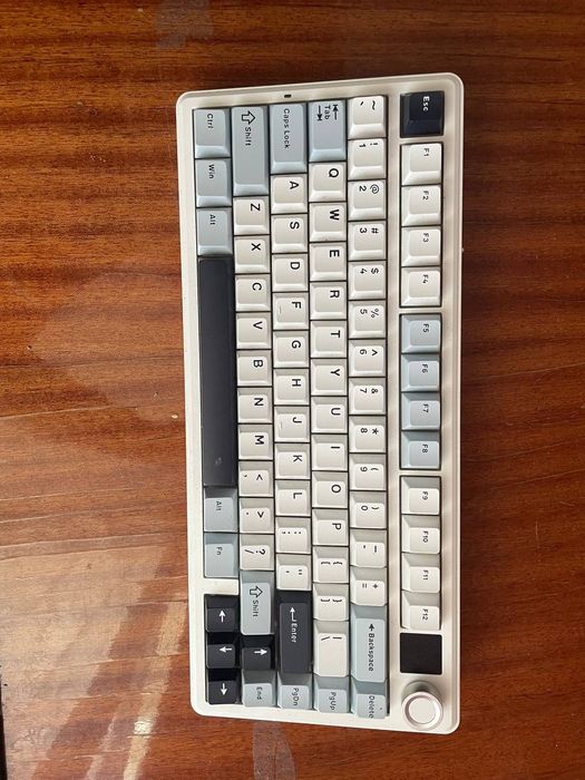 Продам механічну клавіатуру