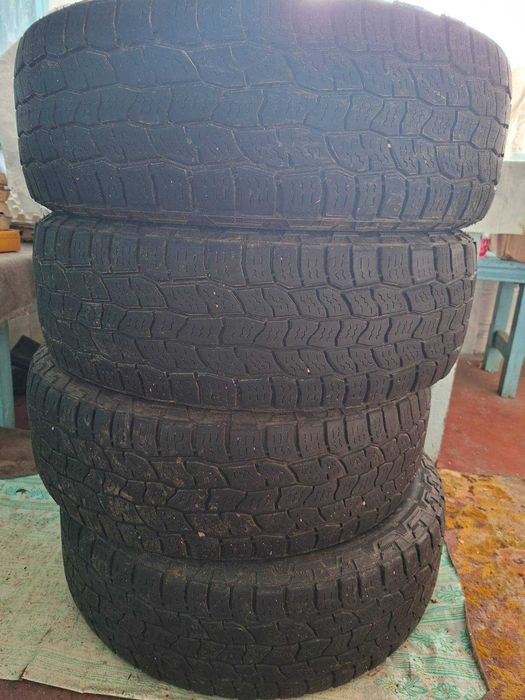 Cooper Discoverer AT3 4S 215/70 R16 100T