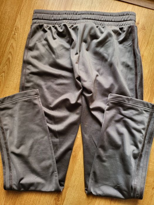 Calças marca Adidas