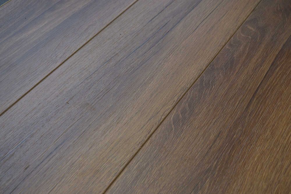 Дешевий ламинат в асортименті