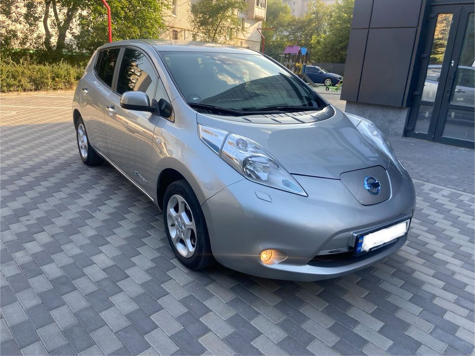 Оренда електроавтомобіля можливо під таксі