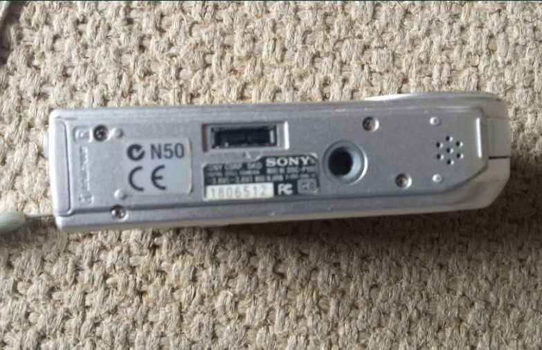 Máquina Fotográfica Sony DSC-100