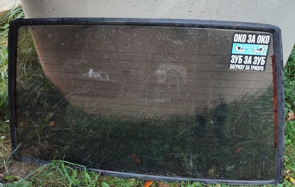 ВАЗ Скло дверей /задньої ляди/глухі вікна 2110/2109/21099 стекло двери