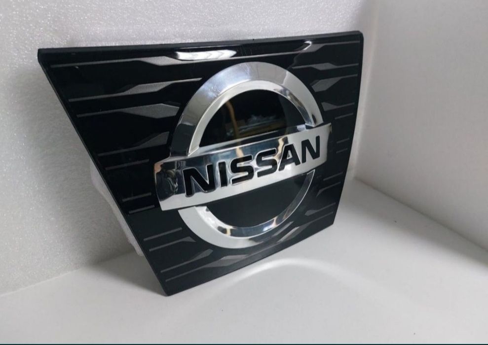 Емблема Nissan Rogue 2015 2017 2019 2021 2023 2024 знак Нисан Рог Т33