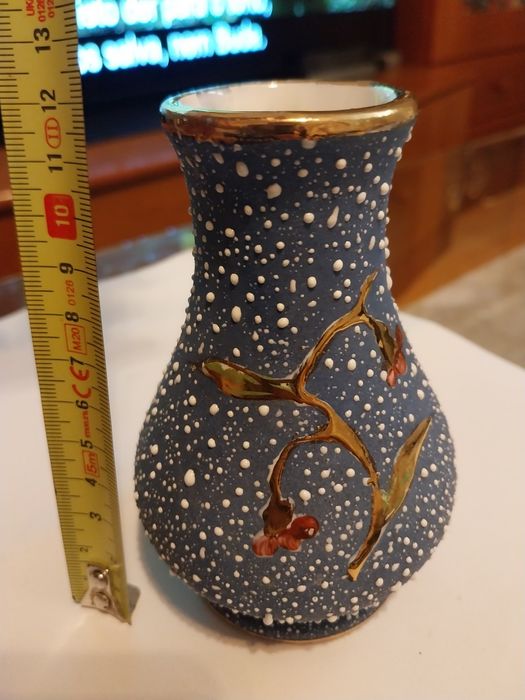 Faiança antiga de Aradas (Aveiro) com detalhes em dourado