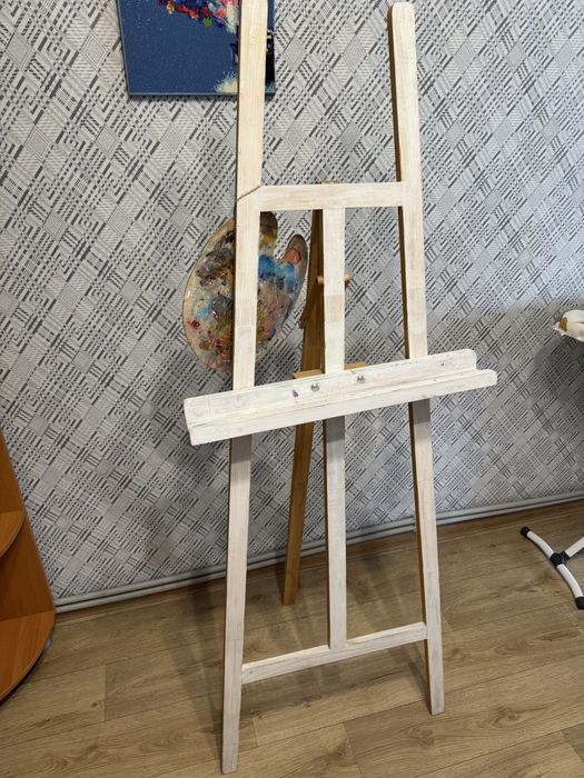 Мольберт тринога
