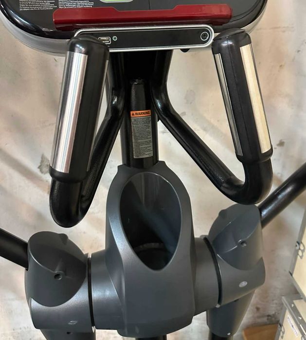 Komercyjny orbitrek Star Trac 8-RDE Rear Drive