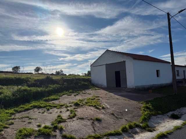 Armazém com terreno em Vargens – Mértola