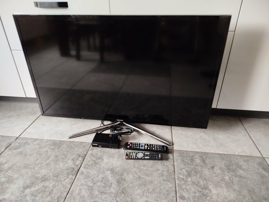 Telewizor Samsung 40 cali sprawny + tuner DVB-T