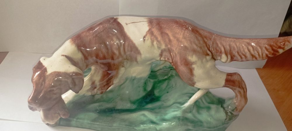 Статуэтка Собака несет дичь