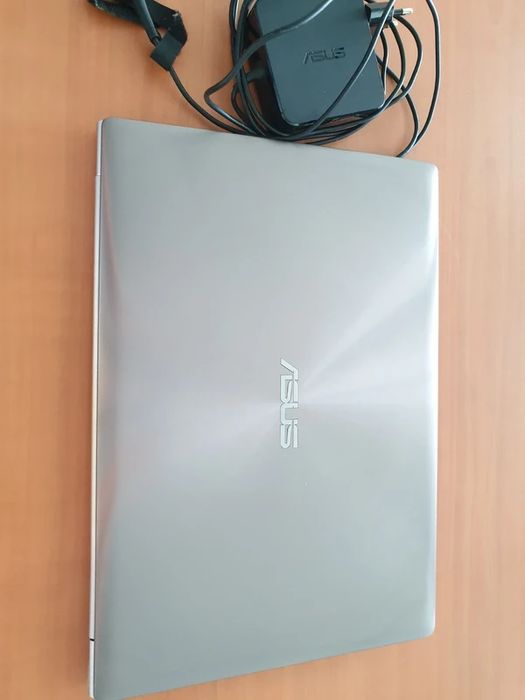 Portátil ASUS UX303L i5