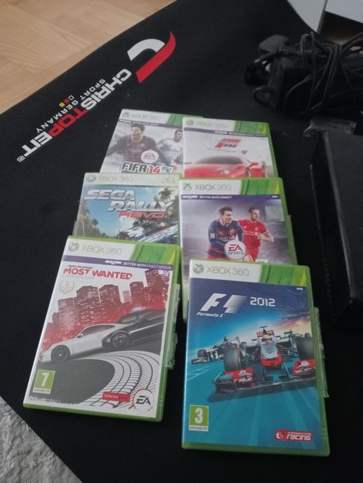 Xbox 360  jednym padem z kierownicą słuchawkami + 7 gier