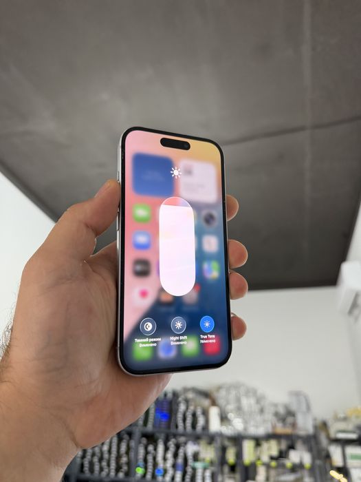 Apple Iphone 15 128 gb Neverlock  айфон 15 білий