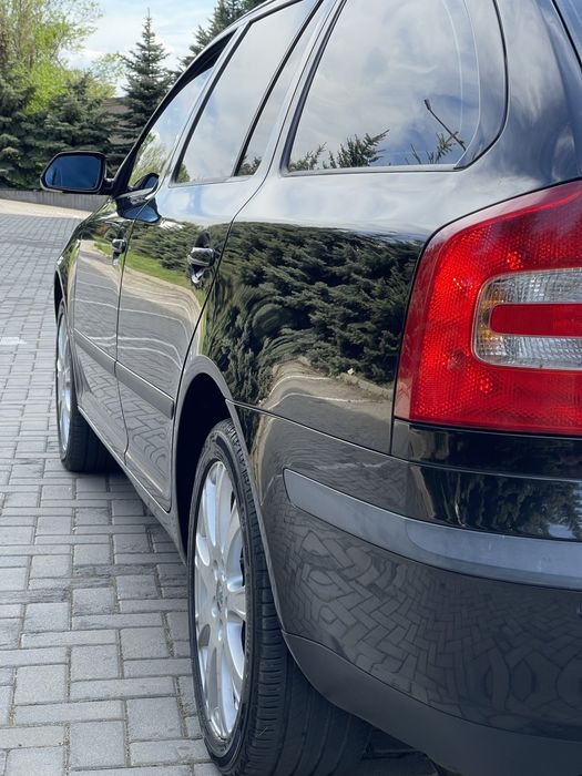 Skoda Octavia A5 2.0 бенз Автомат Laurin Klement