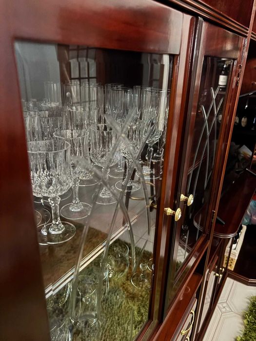 VENDE-SE BAR DE SALA COMPLETO COMO NOVO