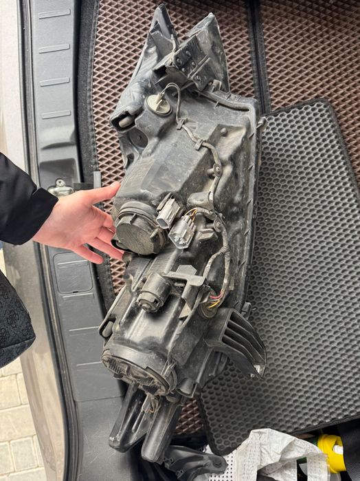 Фара ліва Mitsubishi Outlander 2016-2021 під запчастини