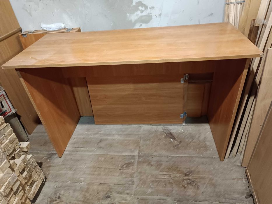 столи та тумби для дому і офісу