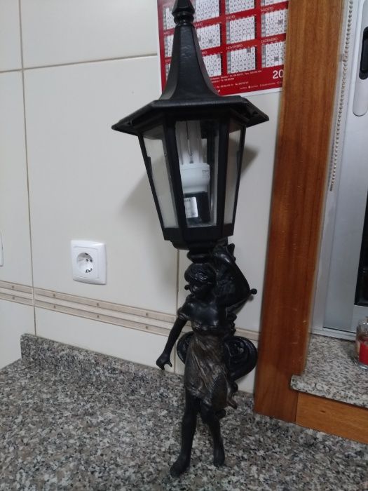 Candeeiro.          .