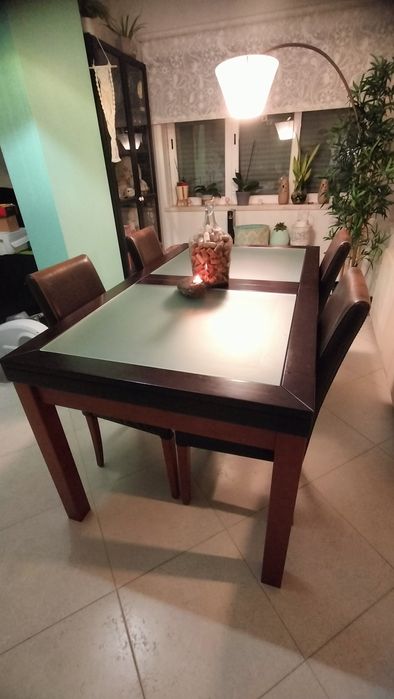Mesa de Jantar de cerejeira com vidro fosco