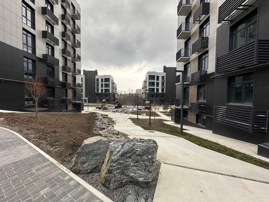 Продам 2-комнатную квартиру в новострое в центре (ЖК Форест Хил)