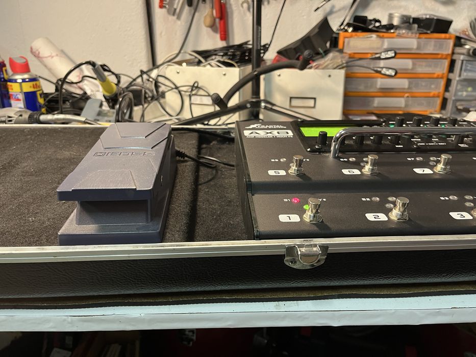 Vendo Fractal Ax8 mais pedalboard.