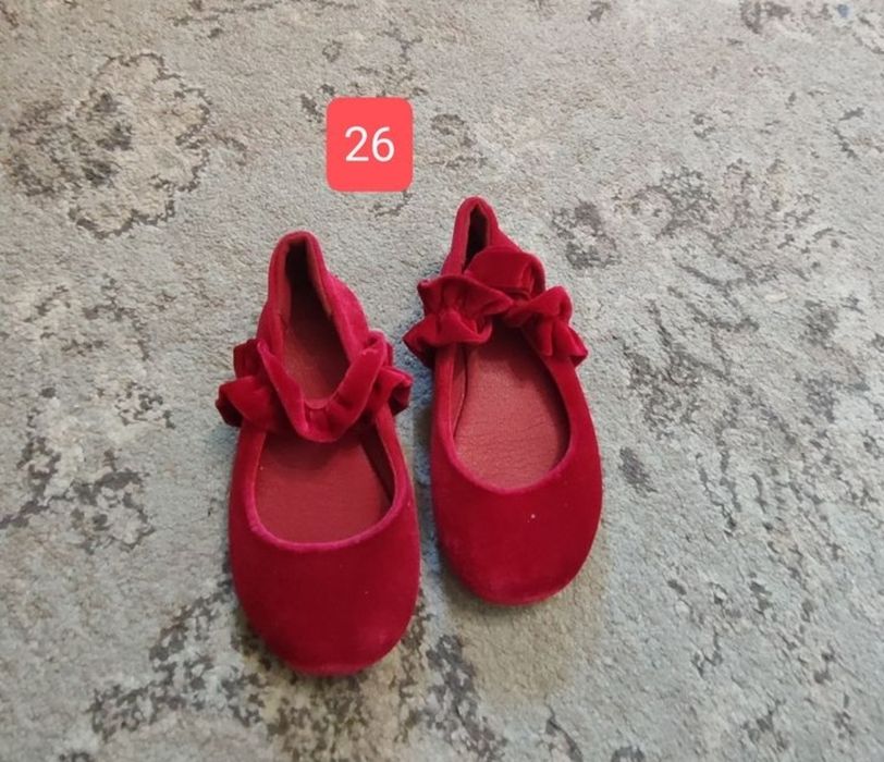 Отдам детскую обувь