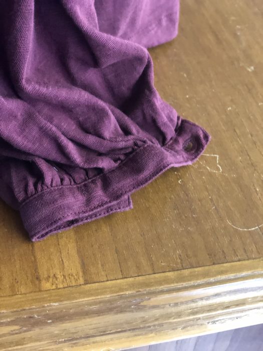 Blusa grana com bordado e renda