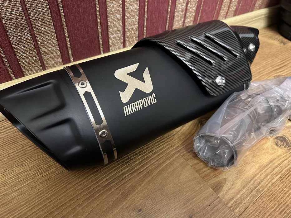 Глушник akrapovic чорний,карбонова накладка