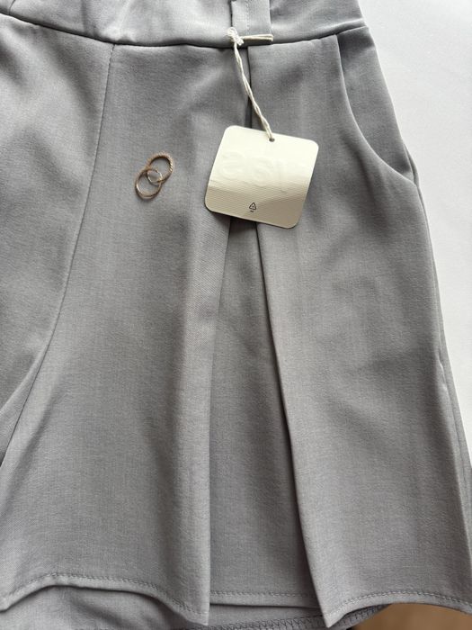 Шорти нові сірі