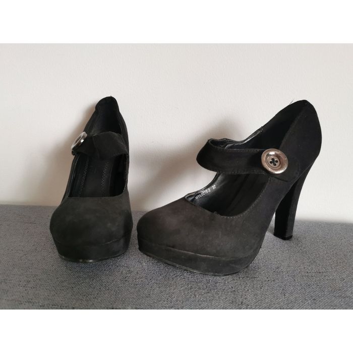 Buty sandały na słupku