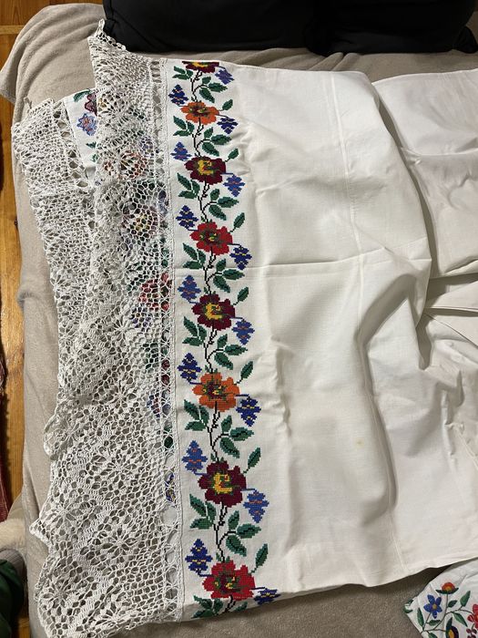Простинь , доріжка , вишивка різна
