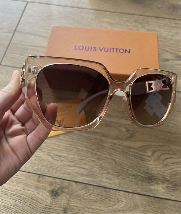 Okulary przeciwsloneczne Louis Vuitton nowe z pudelkiem logo Lv modne