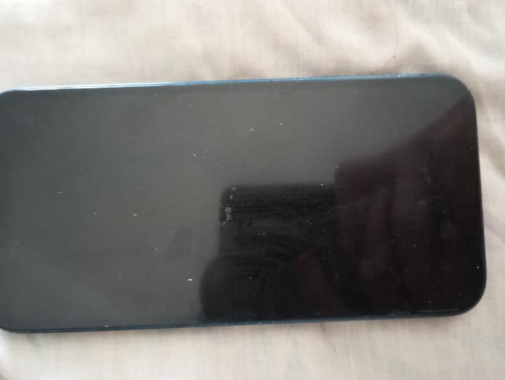 Iphone 12 azul.