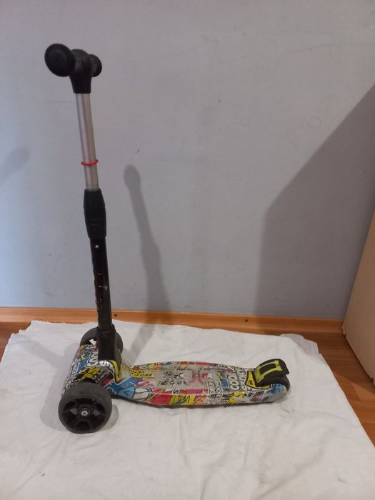 Самокат.нагрузка до 70 кг.