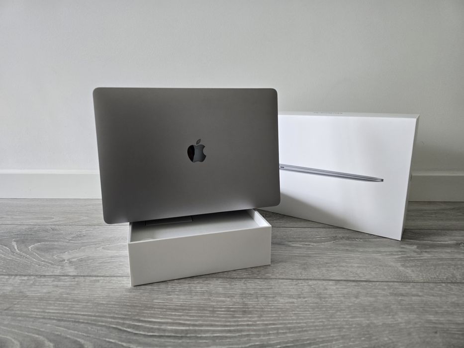 Macbook air 13" modelo A2337