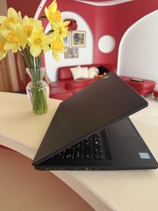 Ноутбук Lenovo T490