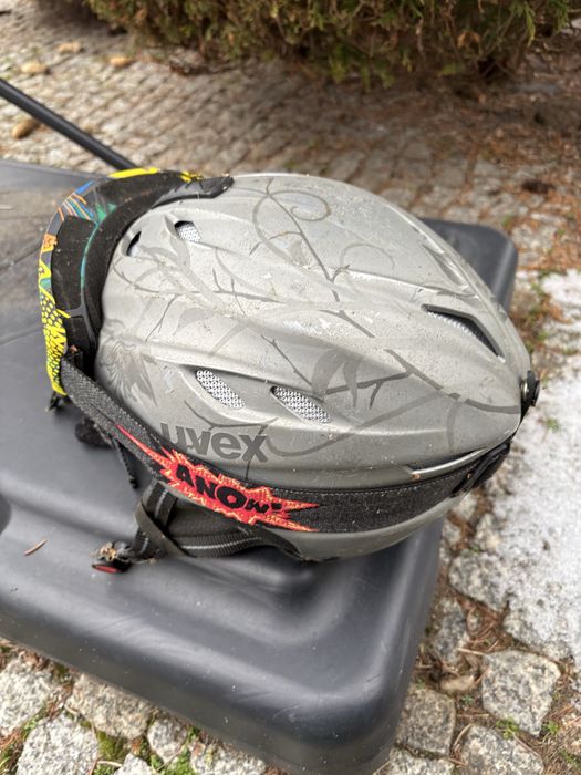 Kask narciarski UVEX S-M regulowany kobiecy