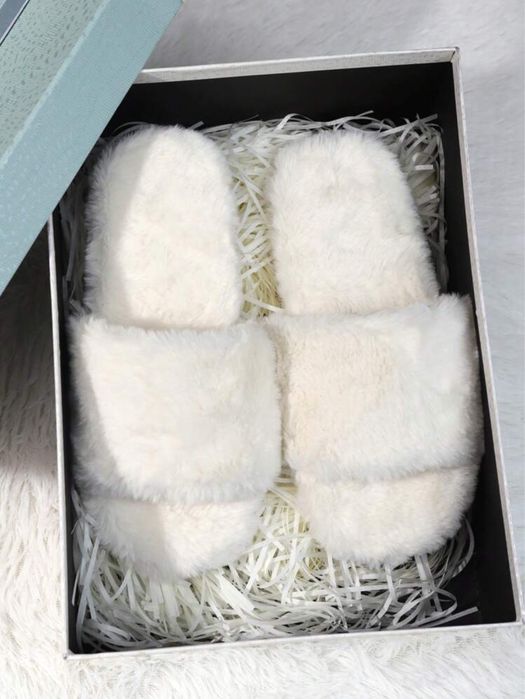 Chinelo Feminino Comfortavel de Pelúcia - Maciez e Estilo para seus Pé