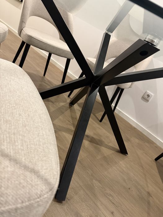 Mesa de jantar em vidro 1.40 m