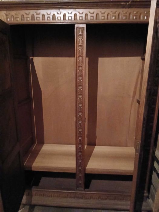 Roupeiro Antigo Trabalhado