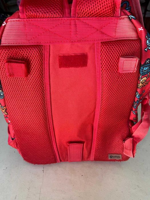 Mochila escolar muito boa, da Grafoplás