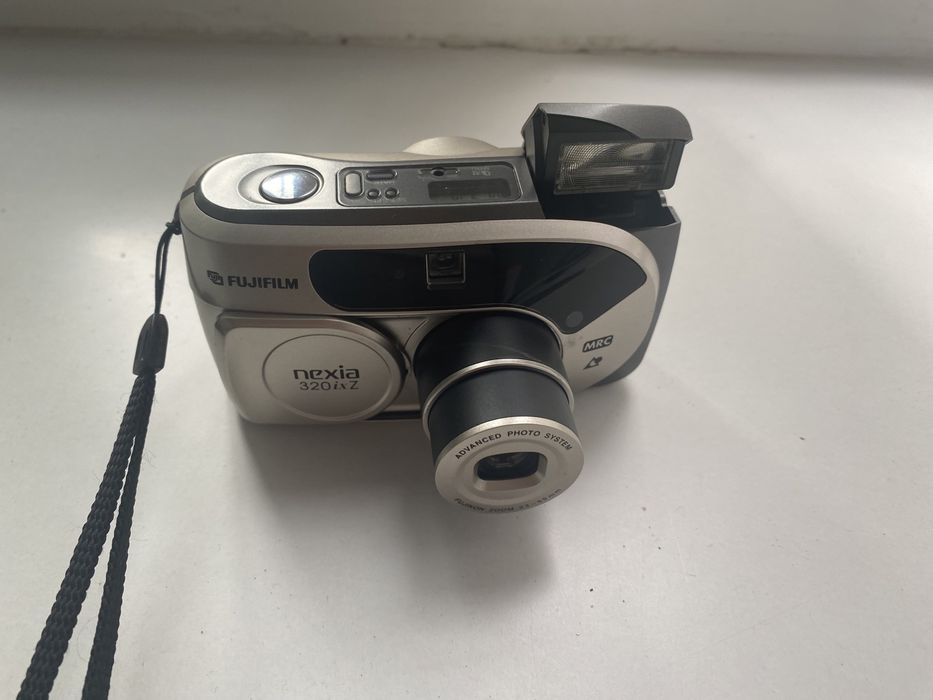 Aparat fotograficzny Analogowy fujifilm nexia 320ixZ