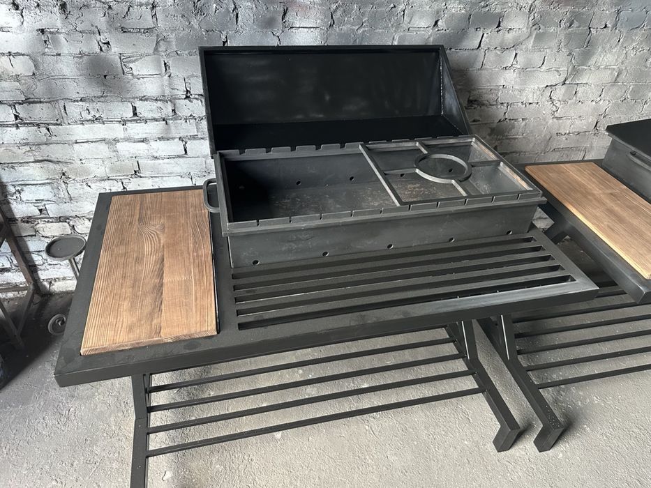 Стаціонарний мангал, жаровня зі стільницею, кришкою та полицею.