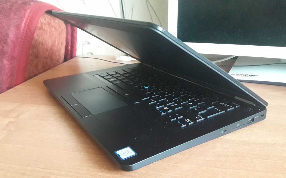 Dell Latitude E5470 / Intel i5-6200U / Ram 4GB / SSD 256GB / Win10