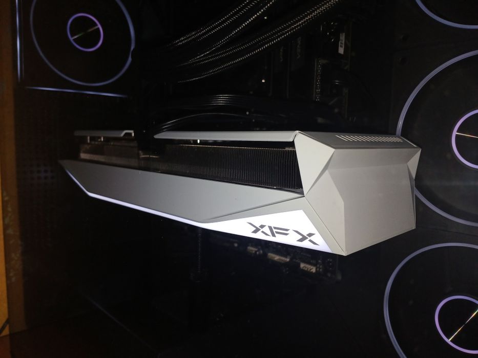Karta RX 9060XT 16GB