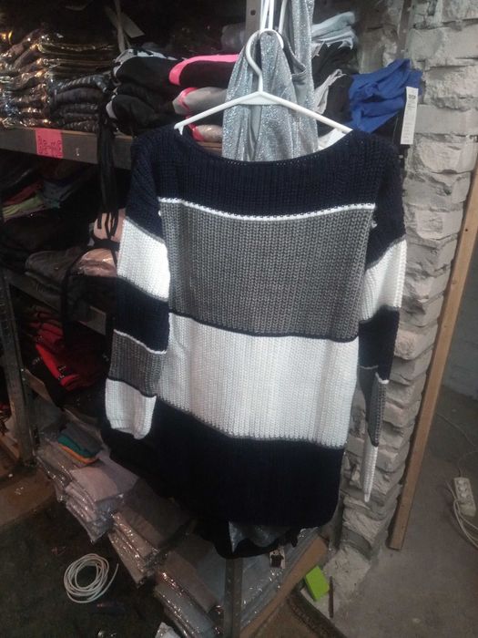 Swetry wyprzedaż moda kataliński  nowe